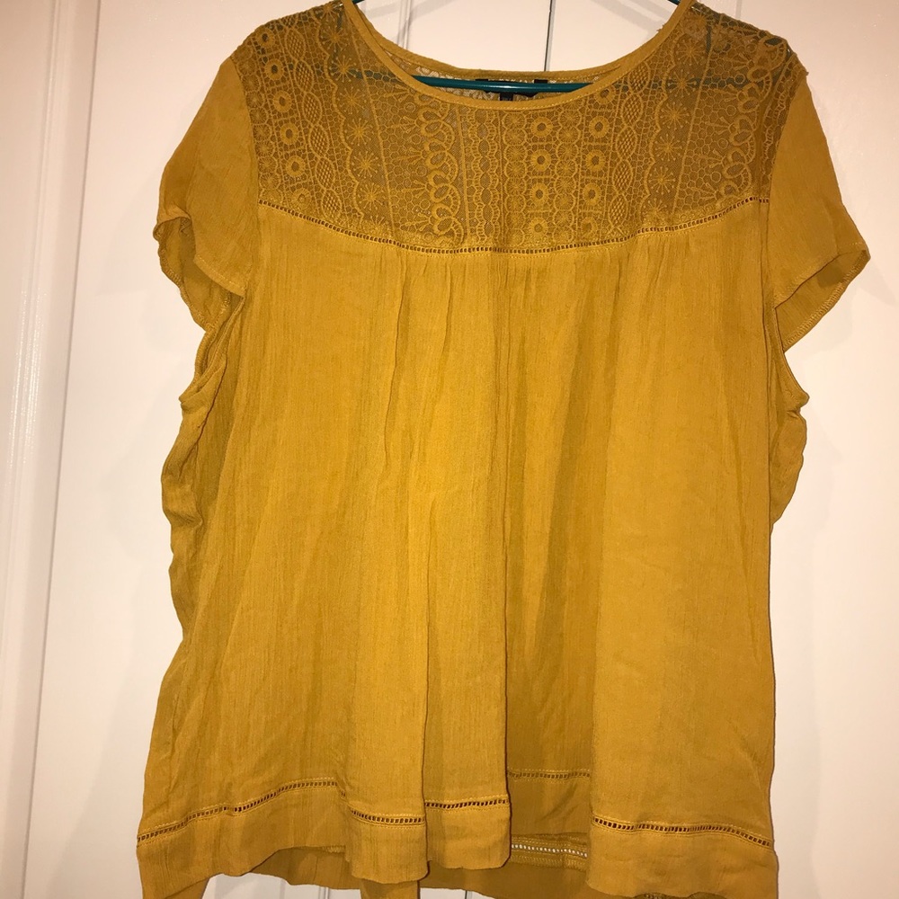 Half sleeves ladies shirt